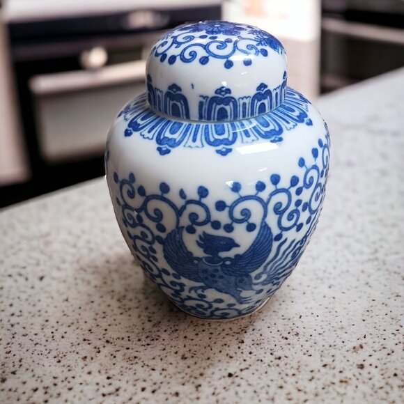 Vintage 1950s Japanese Cobalt Blue Flying Phoenix Ginger Jar with Lid – Ceramic - Picture 2 of 11
